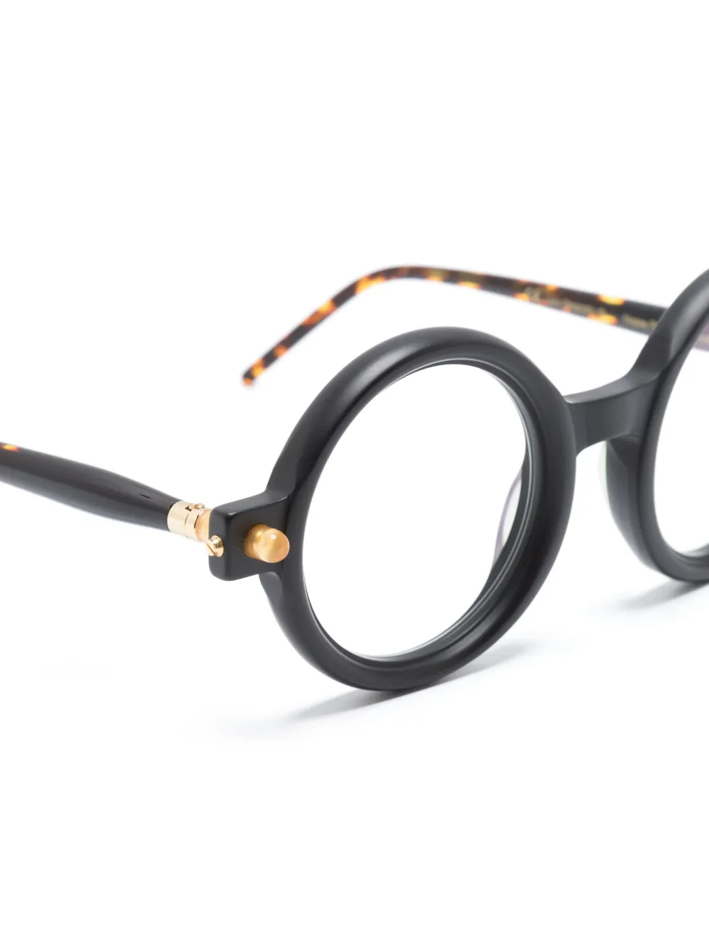 Shop Kuboraum P1 Round-frame Glasses In Black