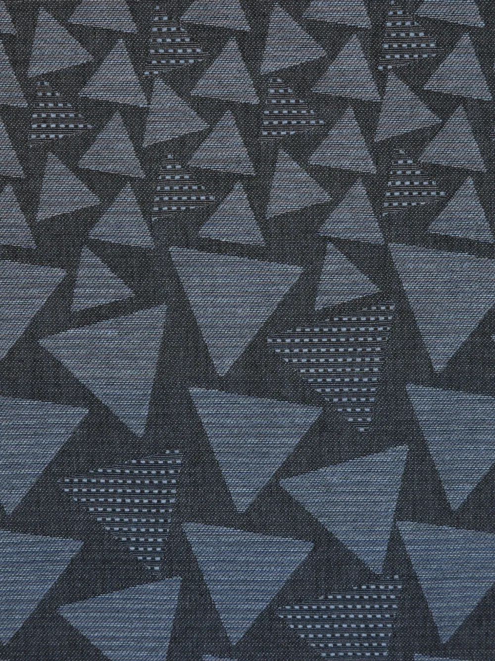 Emporio Armani geometric-print frayed scarf - Blauw