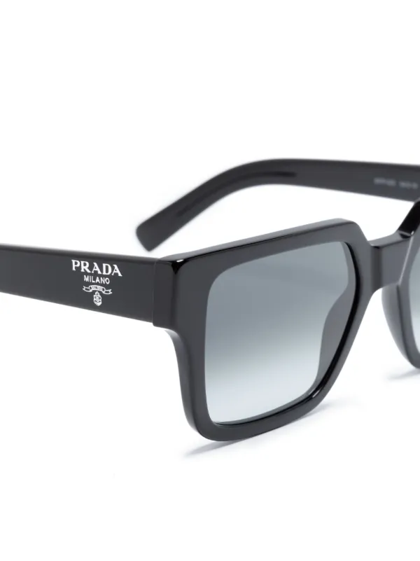 PRADA ブラック サングラス スクエアフレーム Prada Eyewear スクエアフレーム サングラス | ブラック | FARFETCH JP