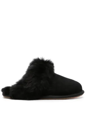 UGG Slippers Dakota | Negro | FARFETCH DO