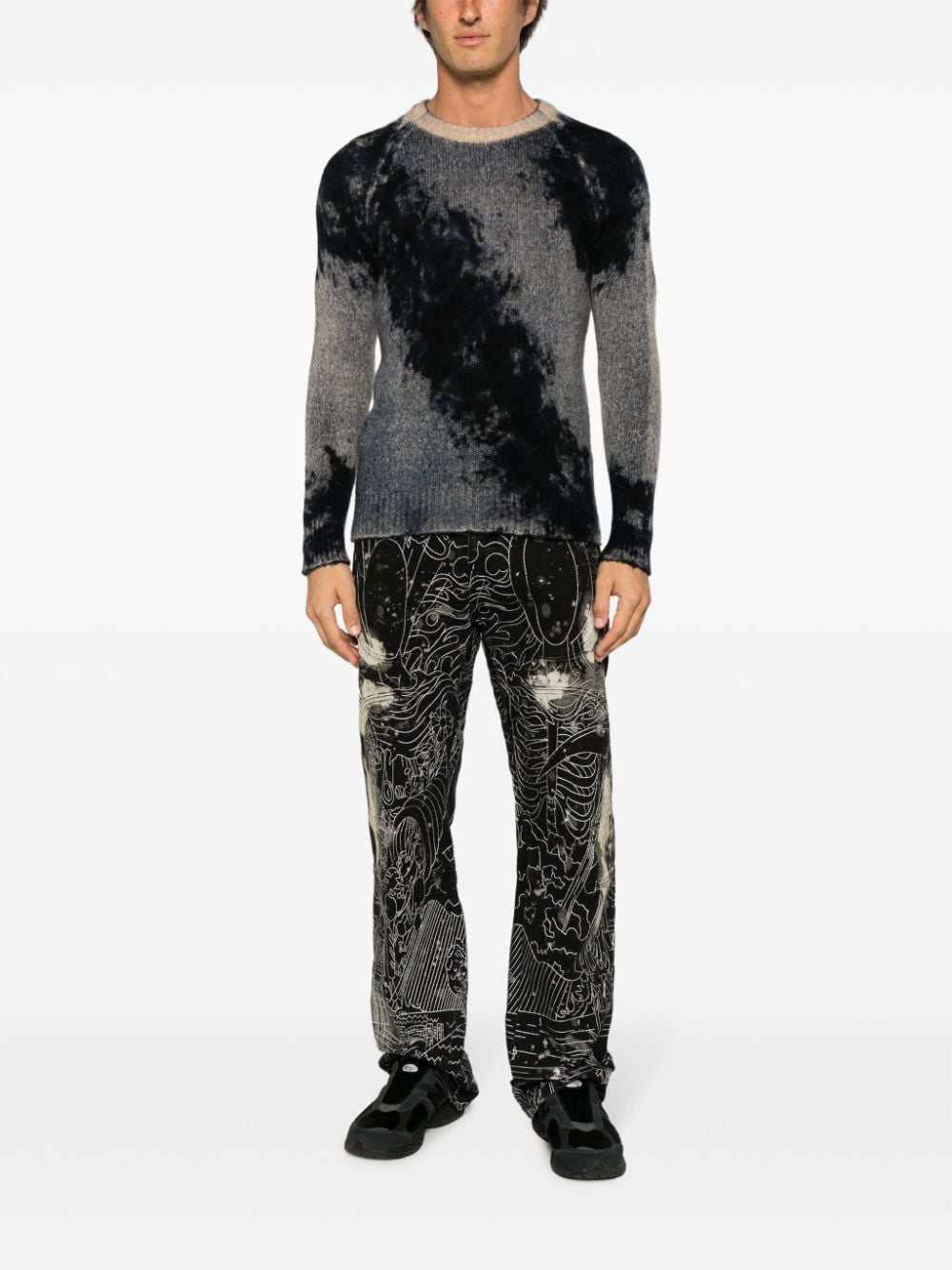 Shop Avant Toi Crew-neck Abstract-pattern Jumper In Black