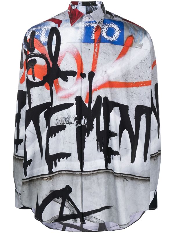 VETEMENTS graffiti-print Shirt - Farfetch
