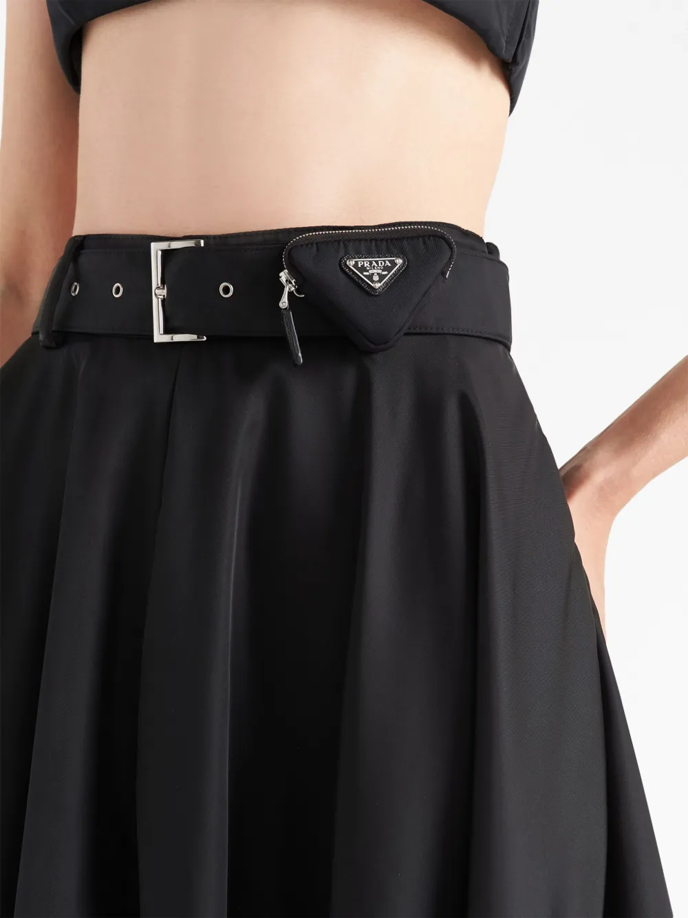 スカート PRADA Black Re-Nylon Mini Skirt Prada Re-Nylon pouch-embellished Miniskirt | Black | FARFETCH