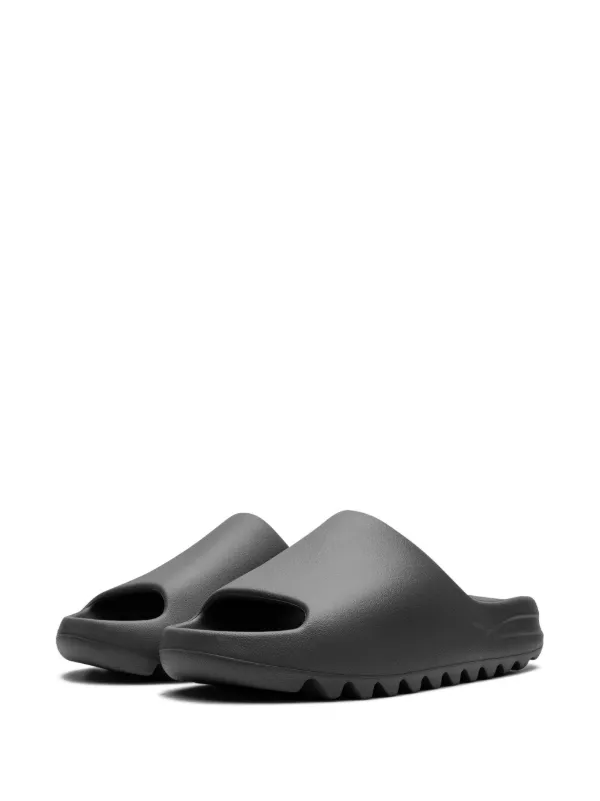 Yeezy 2025 men slides