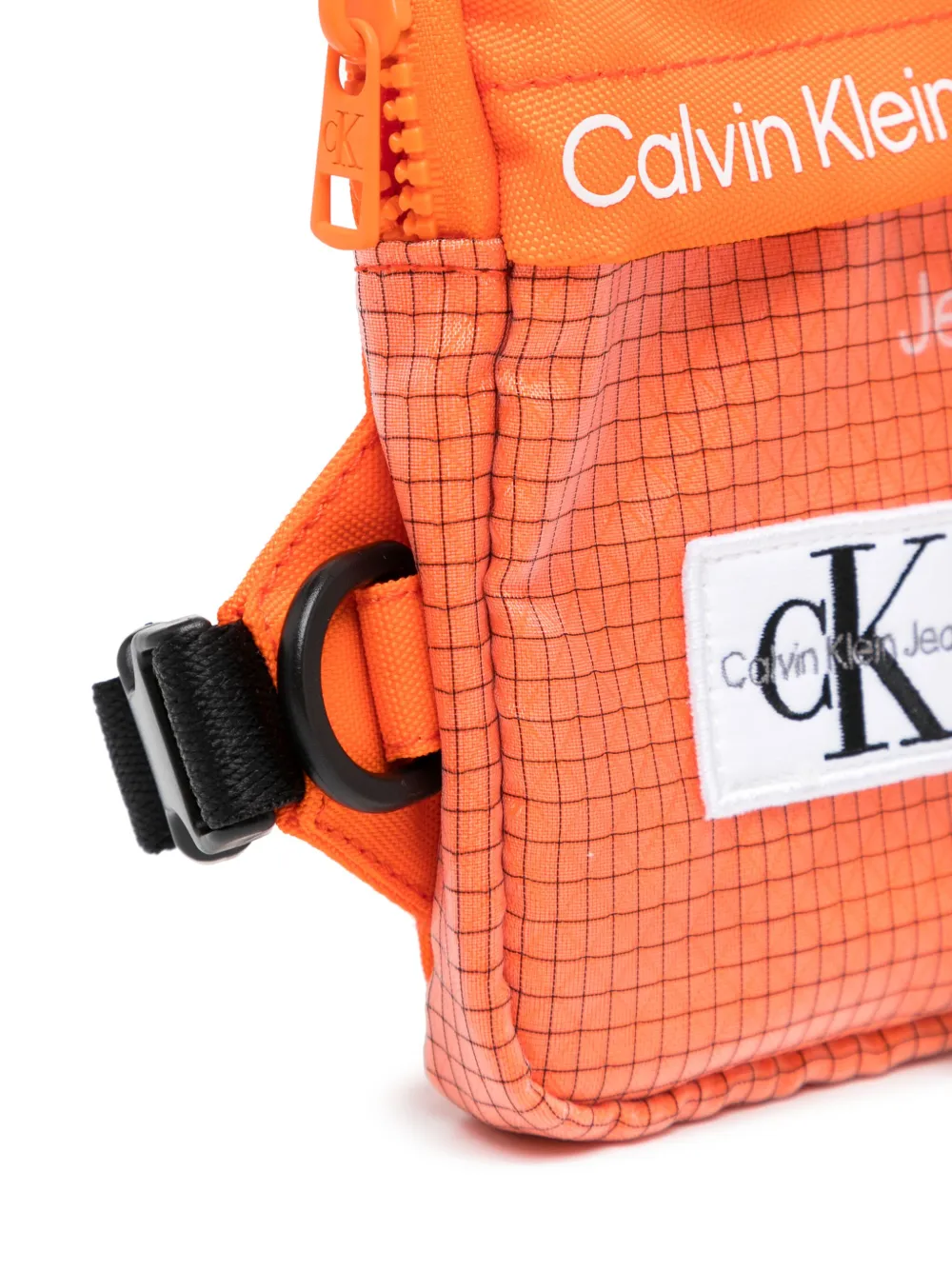 Calvin Klein Kids logo-patch geometric-pattern messenger bag - Oranje
