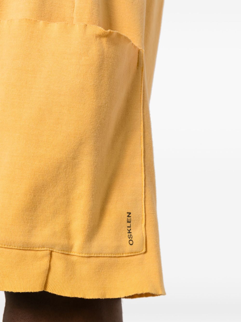 Osklen Katoenen shorts met logoprint Geel