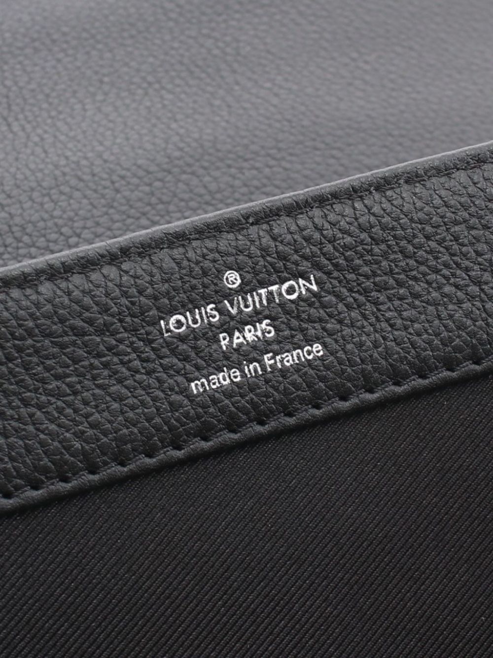 Louis Vuitton 2019 pre-owned My Lockme BB Shoulder Bag - Farfetch