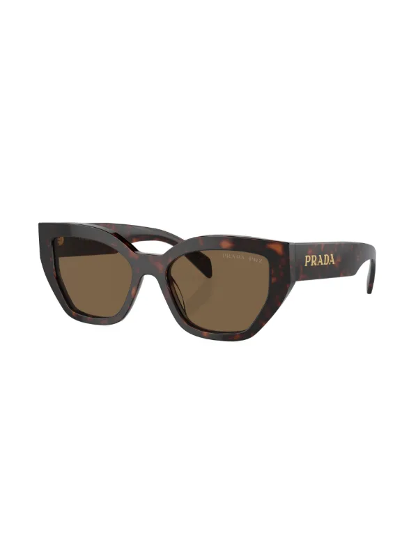 PRADA ブラウンキャットアイサングラス