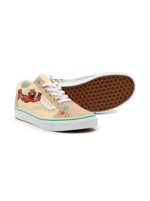 Era desert shops embellish vans