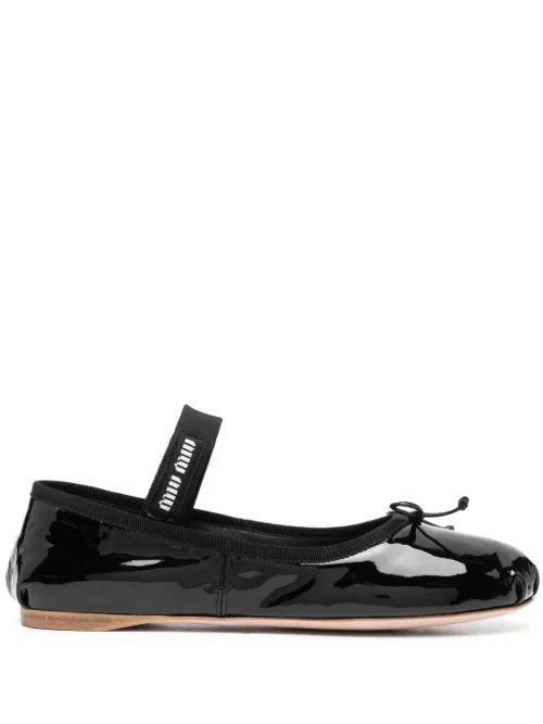 Ballerines à bande logo - Miu Miu - Modalova
