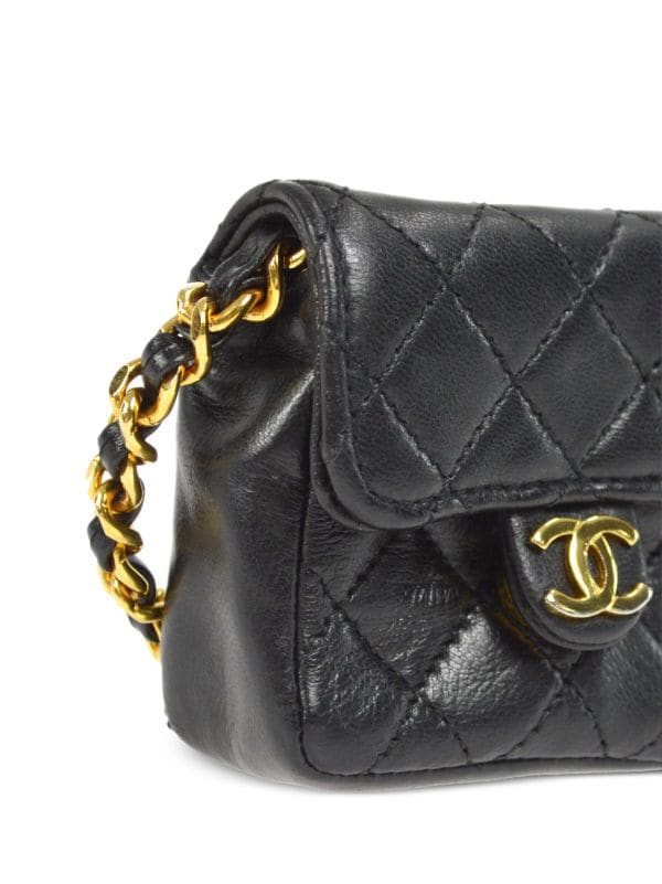 Chanel Pre-owned 1990 Mini Chain Shoulder Bag - Black