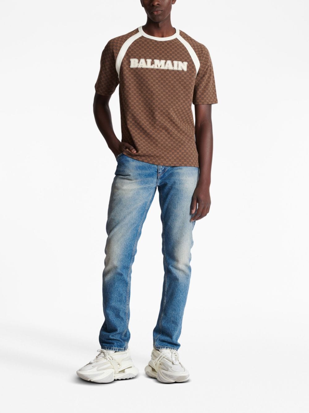 Balmain T-shirt met monogramprint - Bruin