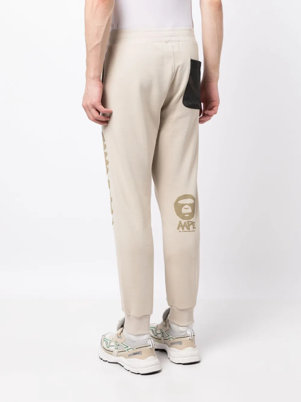 AAPE BY *A BATHING APE Trainingsbroek met logoprint Beige