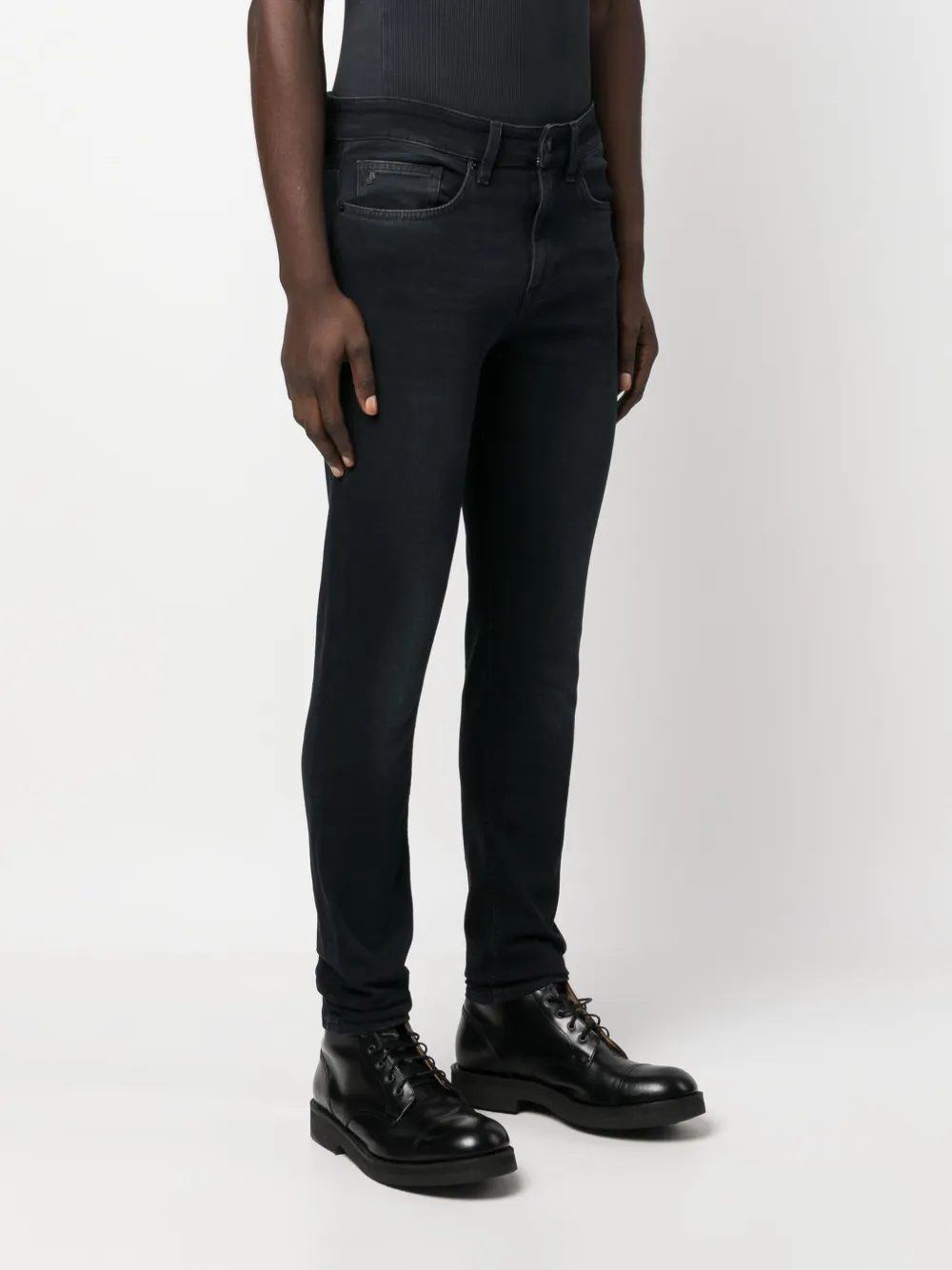BOSS Jeans met toelopende pijpen Zwart
