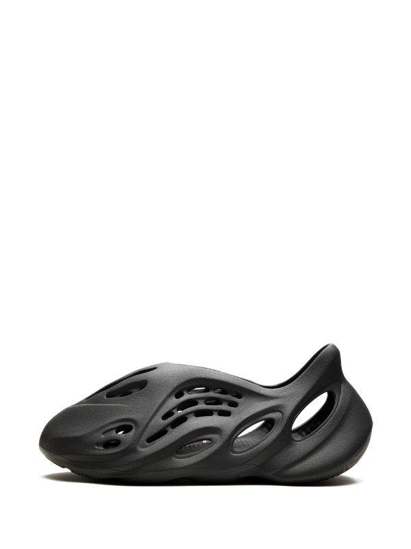Adidas Yeezy Foam Runner "Carbon" Sandals - Farfetch