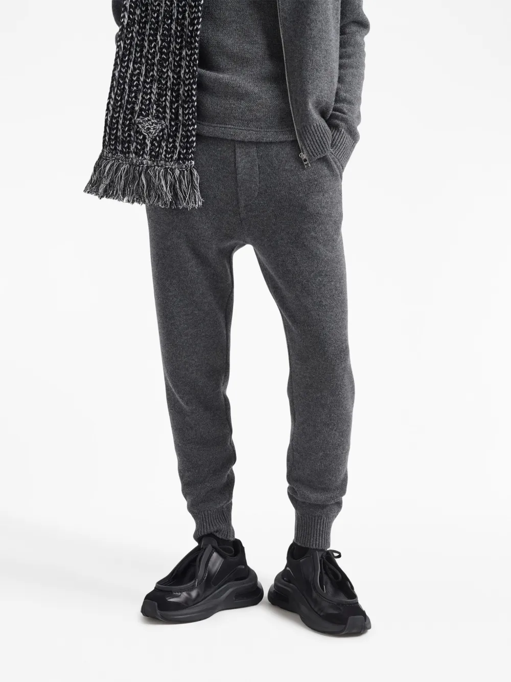 Prada Kasjmier broek met geborduurd logo Grijs