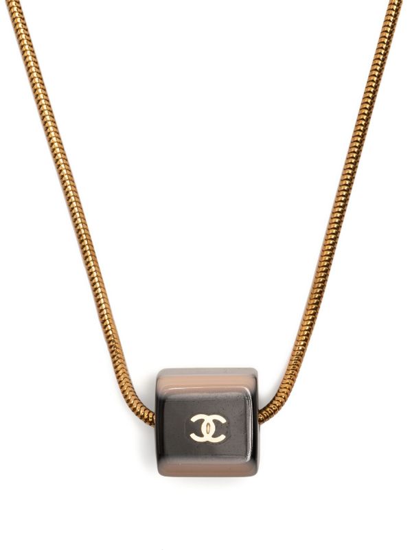 Chanel necklace 2025 gold cc