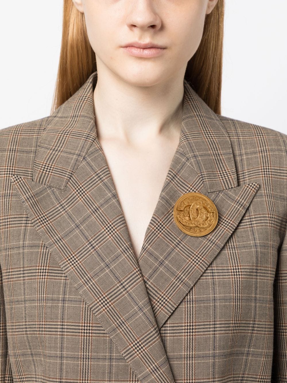 Pre-owned Chanel Textured Cc Brooch In Gold