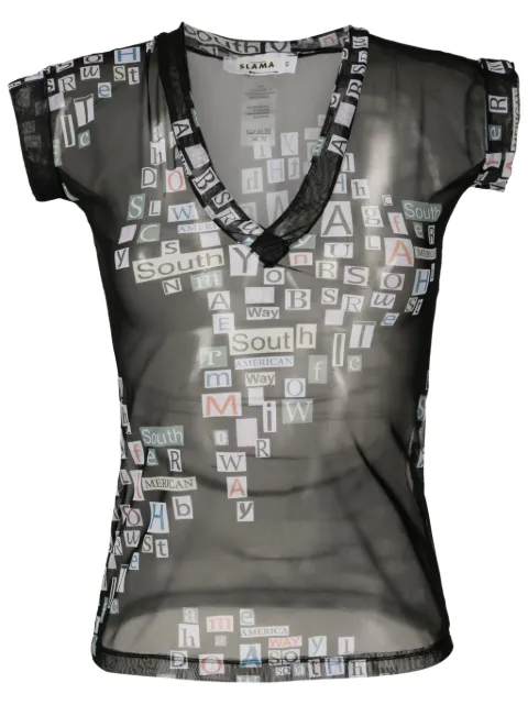 Amir Slama playera transparente con texto estampado