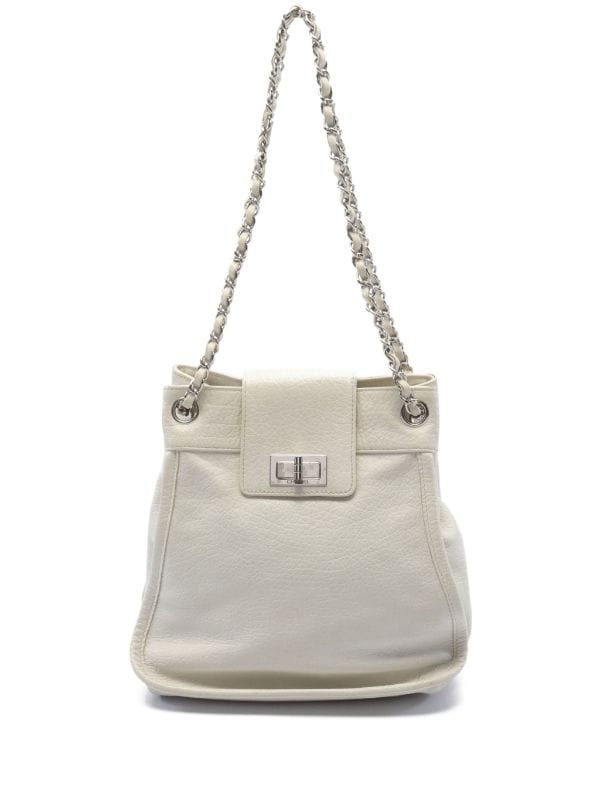Chanel Pre-owned 2004-2005 Mademoiselle Turn-Lock Shoulder Bag - White