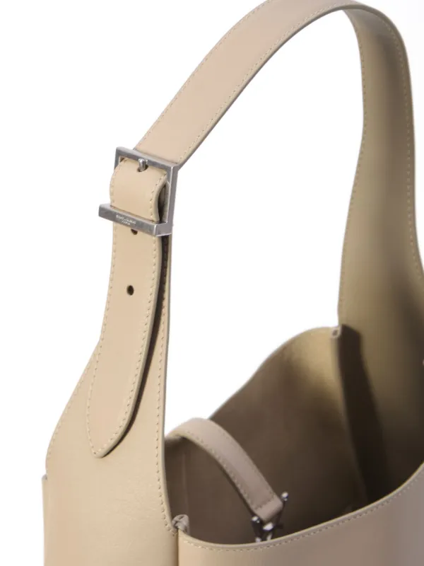【Saint Laurent】LE 5 A 7 サテン ホーボーバッグ LE 5 À 7 supple small IN GRAINED LEATHER | Saint Laurent
