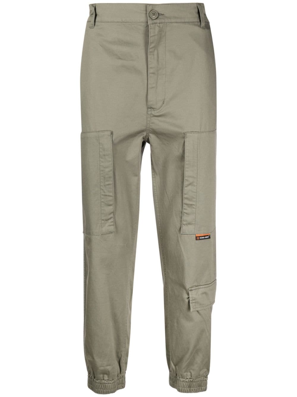 Izzue Logo-patch Cotton Tapered Trousers In Green