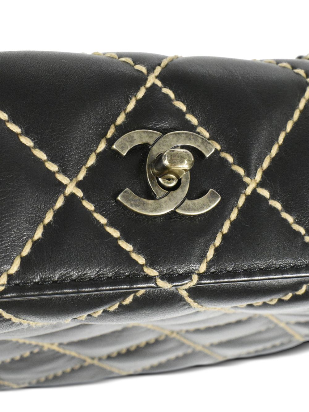 Chanel surpique deals flap bag