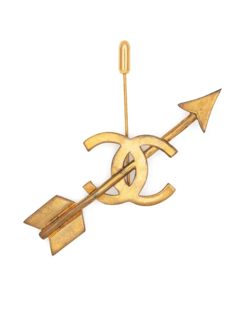 CHANEL Pre-Owned CC arrow brooch