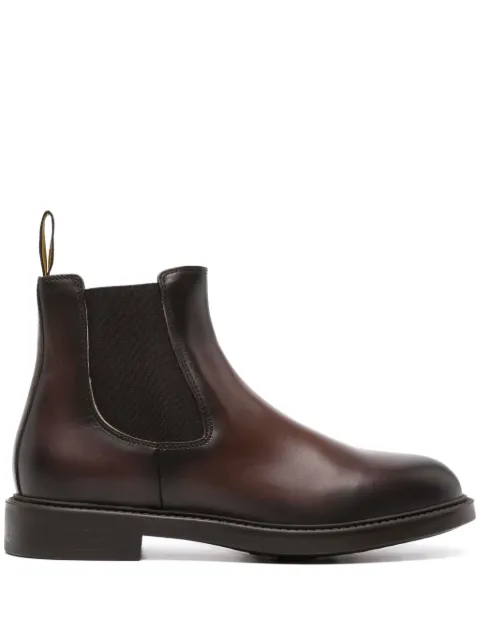 Doucal's leather Chelsea boots
