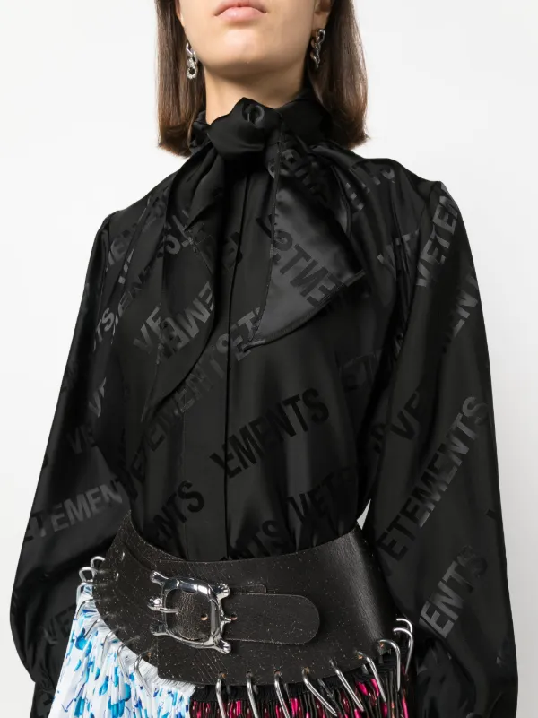 VETEMENTS ロコハッチホタンアッフスカト WA66SK430B25024 BLACK VETEMENTS logo-jacquard button-up Shirt | Black | FARFETCH