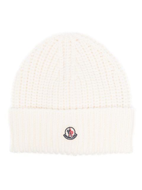 Moncler gorro tejido de canalé con parche del logo 