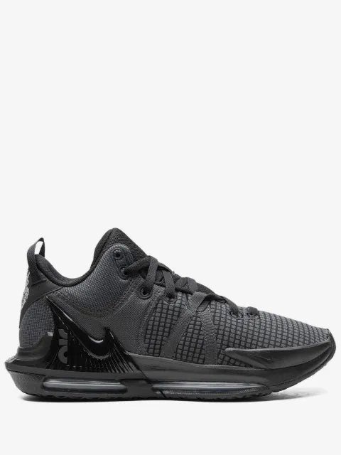 Nike LeBron Witness 7 sneakers 