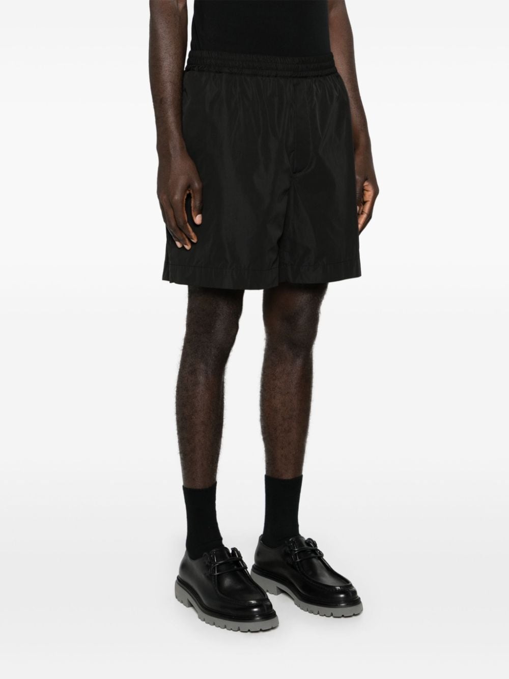 Shop The Row Gerhardt Mid-rise Deck Shorts In Black