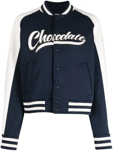 CHOCOOLATE chamarra bomber con logo estampado y ribete de rayas