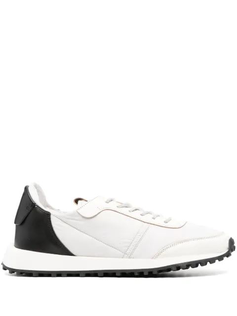 Buttero tenis con diseño de dos tonos y paneles