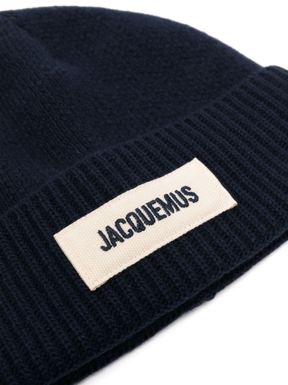 Jacquemus logo-patch ribbed-knit beanie - Blauw
