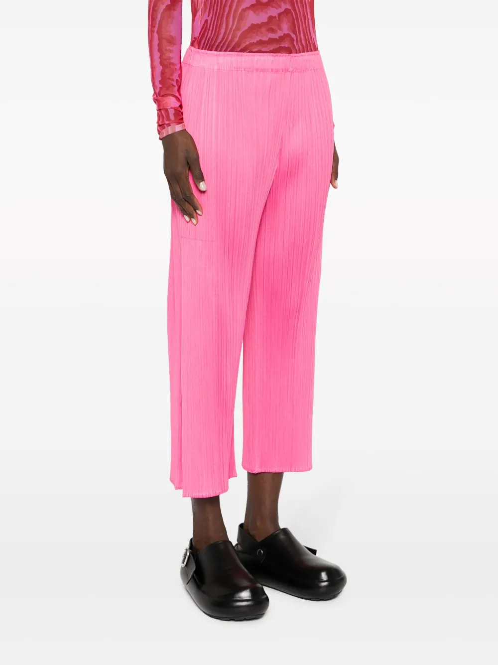 Shop Issey Miyake Mc July Pleated Cropped Trousers In 粉色