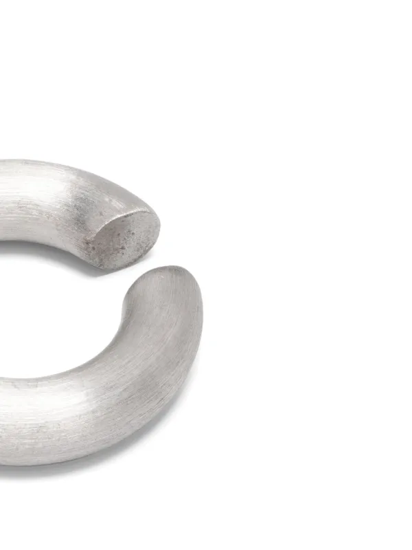 【正規品】TOM WOOD◆Chunky Ear Cuff Satin L(Silver)片耳 Tom Wood Chunky Satin M Ear Cuff | Silver | FARFETCH