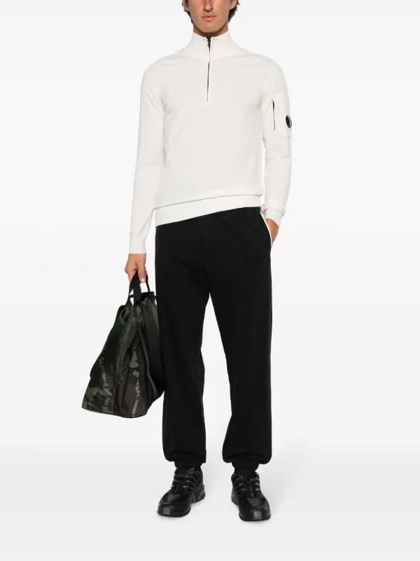 【送料&関税込】C.P. Company Lens-detailed Half Zipped Jumpe C.P. Company Lens-detail half-zip Jumper | White | FARFETCH