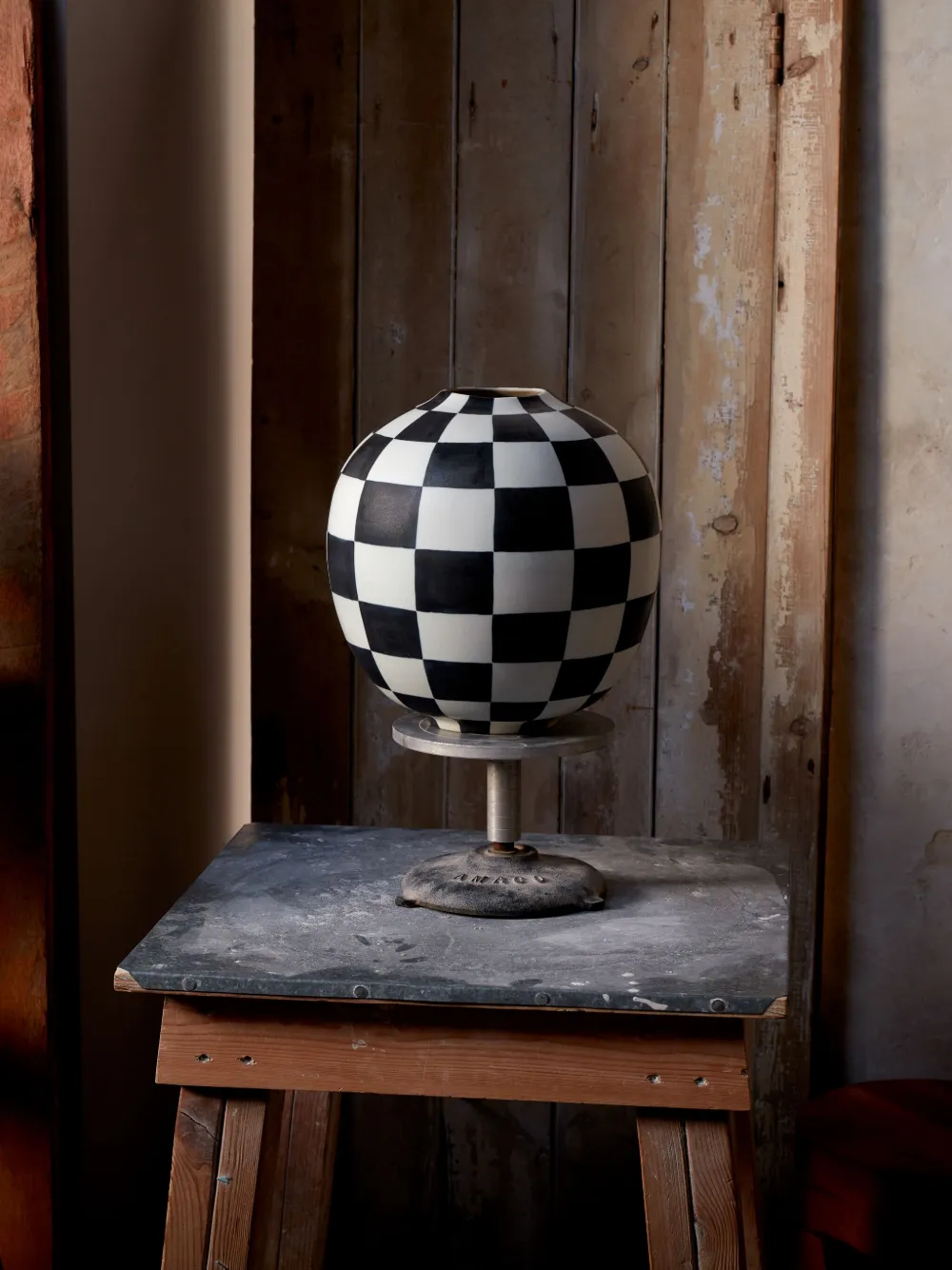 L'Objet Vaso Damier piccolo a scacchi (20cm) | Home decor | Image 3