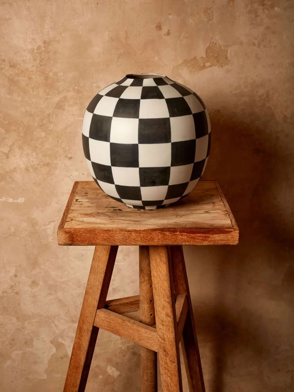 L'Objet Vaso Damier piccolo a scacchi (20cm) | Casa | Image 4