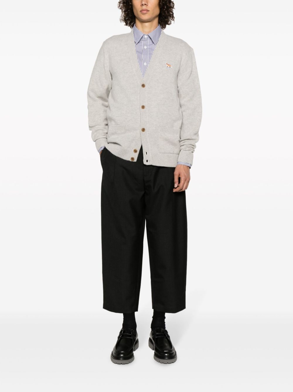 Maison Kitsuné pleat-detail cropped trousers - Grijs