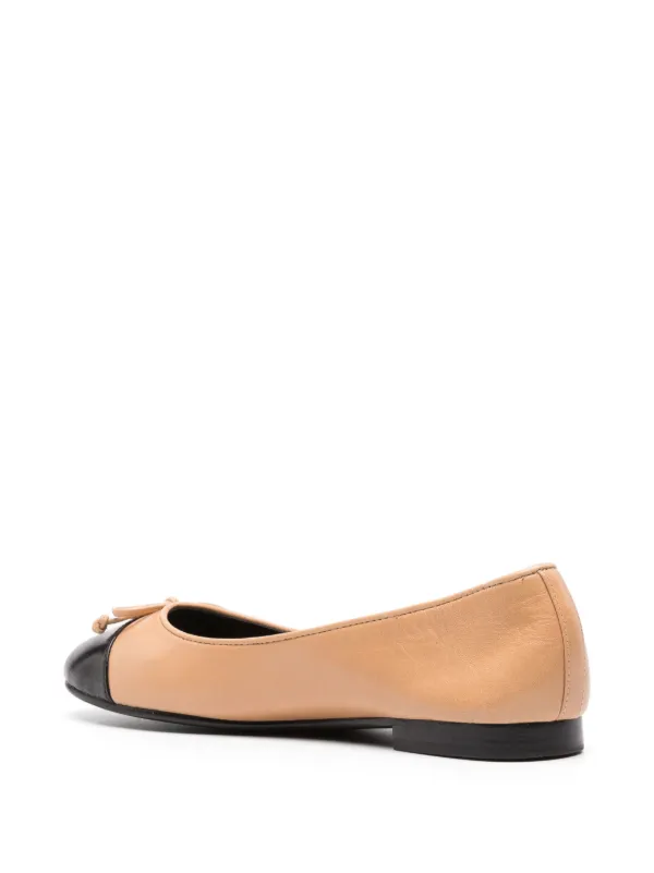 Tory Burch キャップトゥ フラットシューズ | ニュートラル | FARFETCH JP