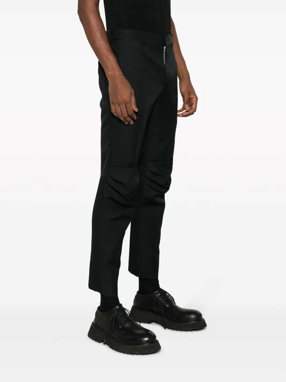 mid-rise tapered trousers