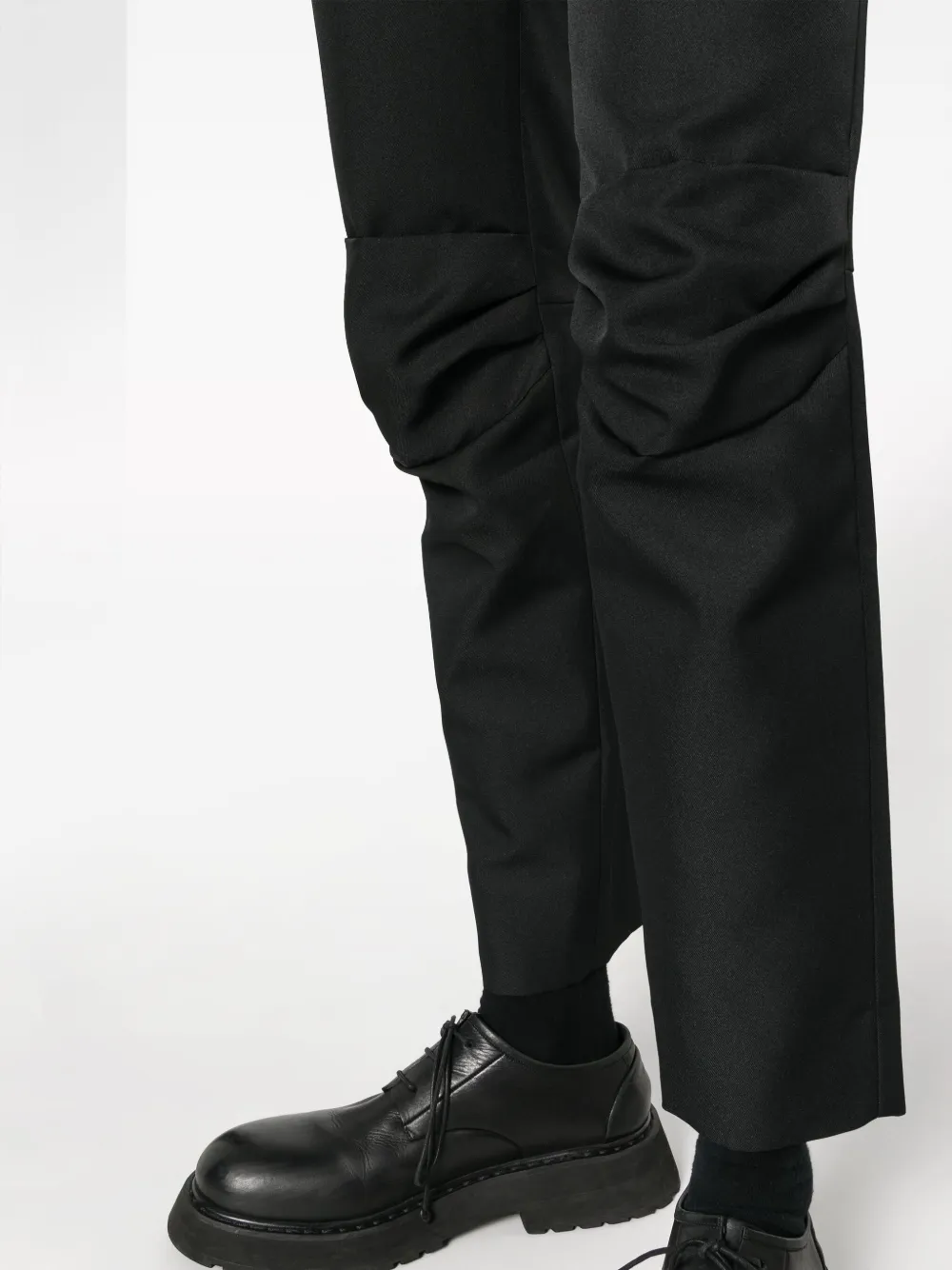 mid-rise tapered trousers