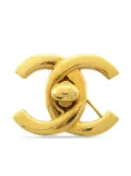 CHANEL Pre-Owned 1996 CC turn-lock brooch - Gold