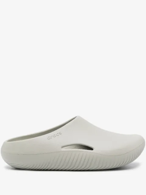 Crocs نعل بمقدمة مستديرة ونقش شعار الماركة