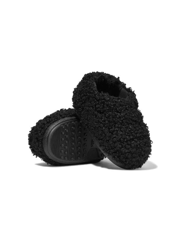 Kids discount black slippers