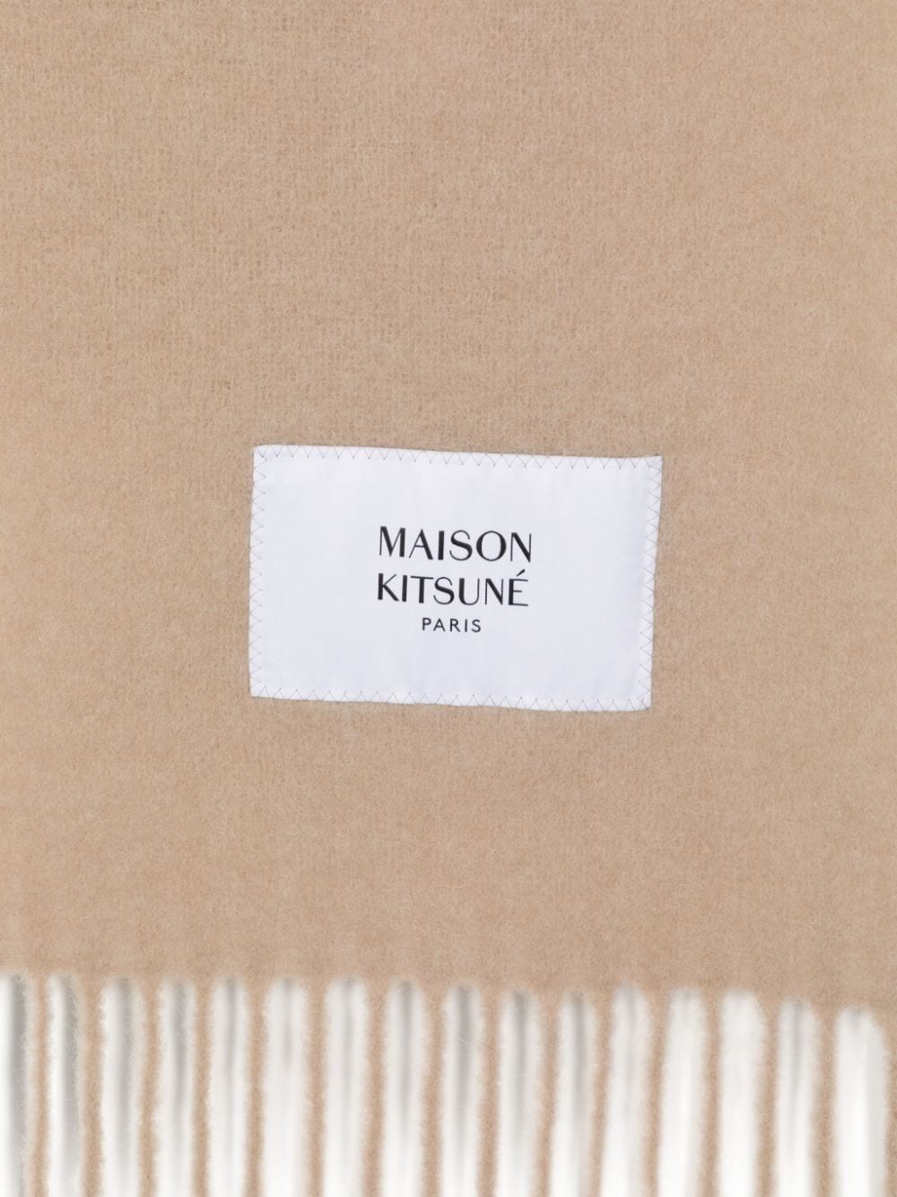 Maison Kitsuné logo-patch fringed scarf - Beige