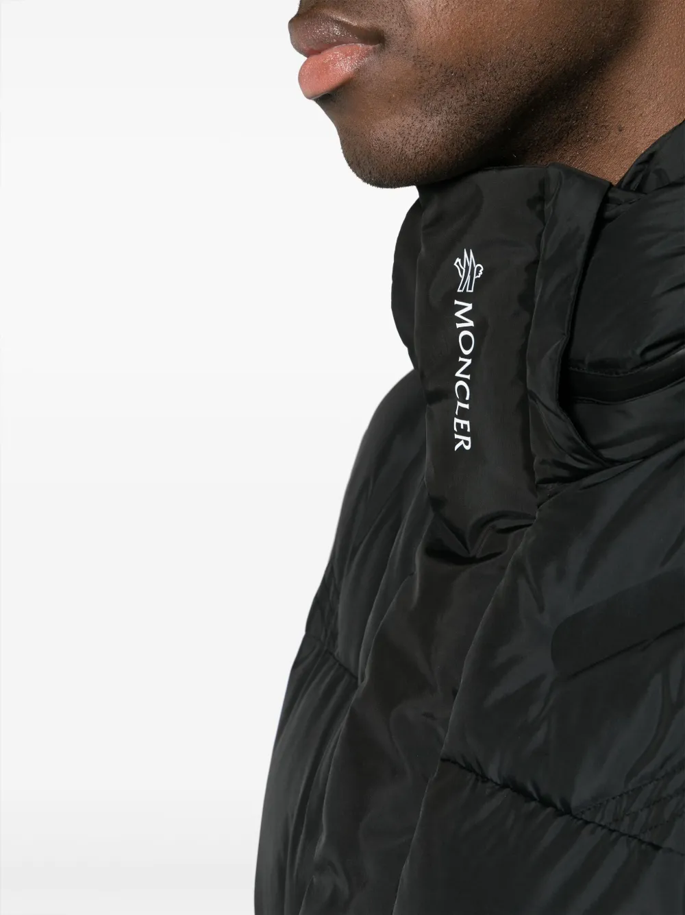 Moncler Donsjack met capuchon Zwart